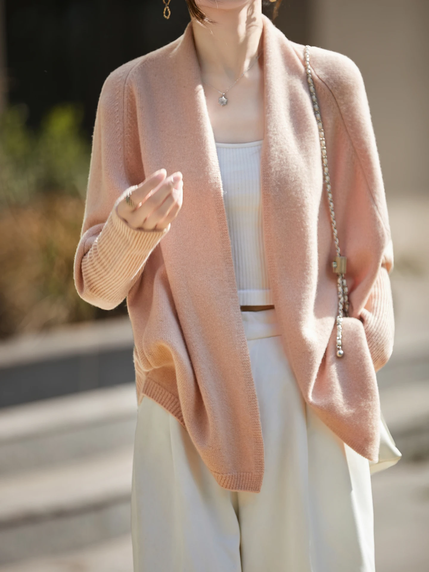 سترة نسائية 100% من صوف ميرينو مترهل بأكمام تشبه جناح الخفّاش سميكة متعددة الألوان للخريف والشتاء يجب أن تكون عنصرًا مريحًا