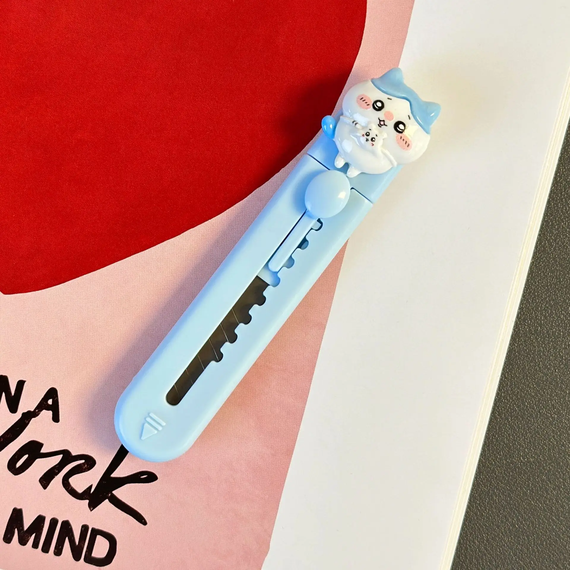 ckw Mini-Universalmesser Niedliches Usagi Hachiware Einziehbares Kartonmesser Tragbares Kleines Kunstmesser für Umschläge & Pakete – Detail 6