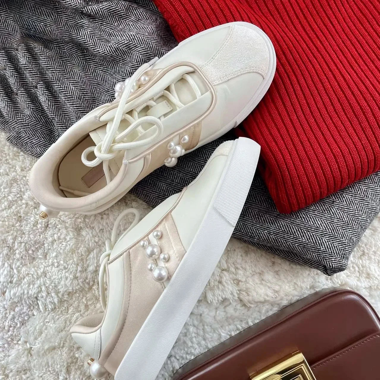 Korean Good Luck Circulation White Shoes Pearl Lace New Chinese Casual Board Shoes Women's Shoes Foreign Trade