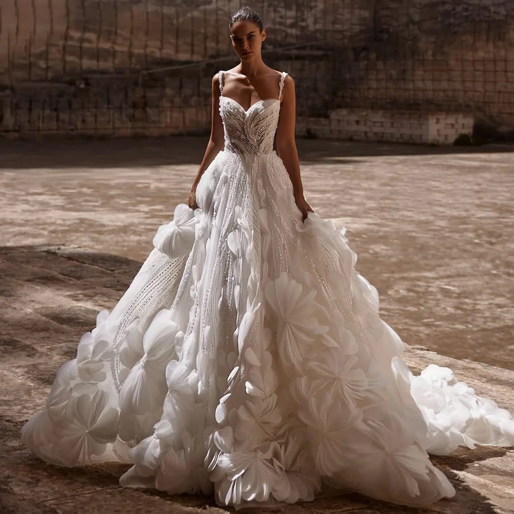 Vestido De Novia personalizado con flores hechas a mano, vestidos De Novia modernos sin mangas con escote en forma De corazón, Vestido De Novia romántico con cuentas