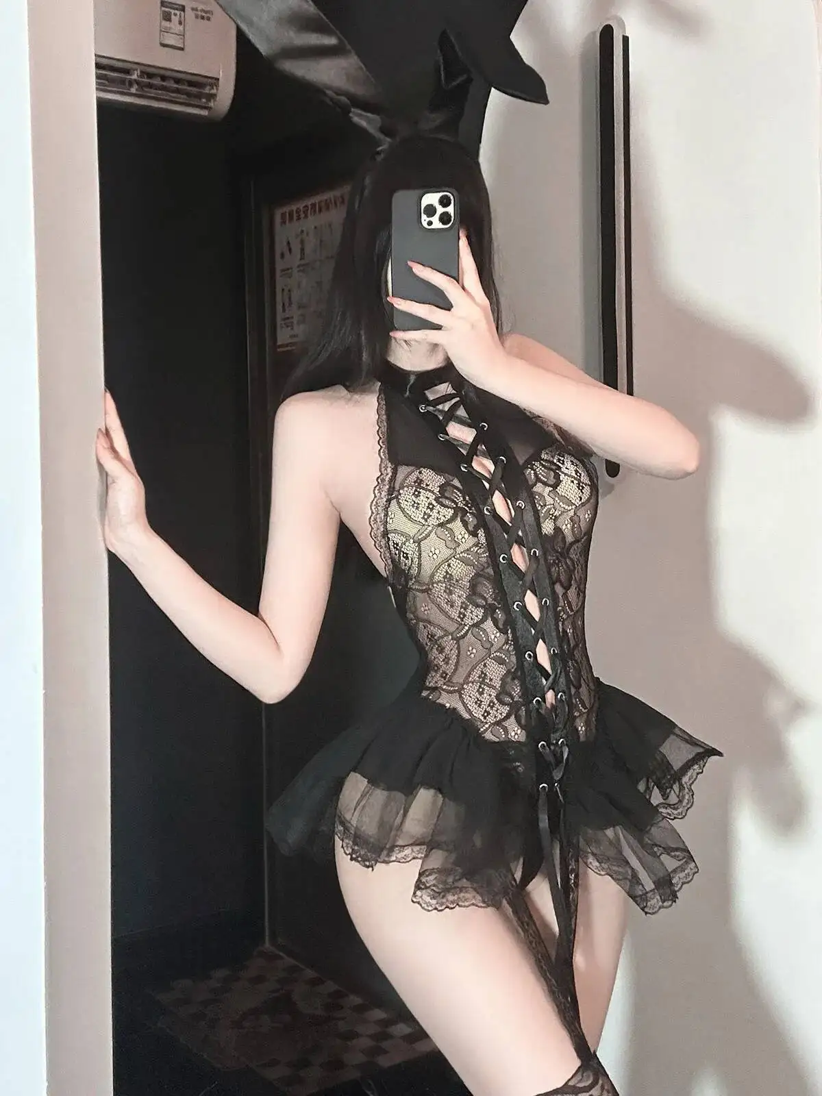 เดรสสายเดี่ยวลูกไม้เซ็กซี่ เปิดไหล่ โชว์หลัง คอลึก แขนกุด สไตล์สาวกระต่าย เซ็กซี่ โปร่งใส ดูดึงดูดใจ สีพื้น รุ่น 6MG6