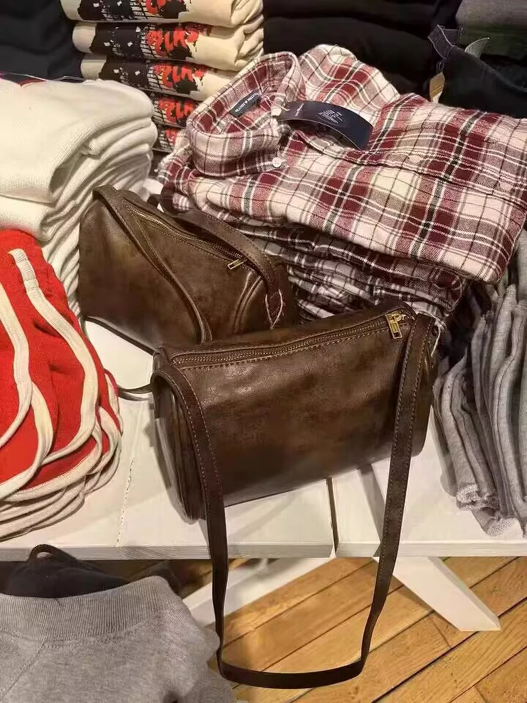 Bolso de mensajero de cuero Pu para mujer, bolsos de alta calidad para las cuatro estaciones, estilo escolar, moda urbana americana Vintage, 2024