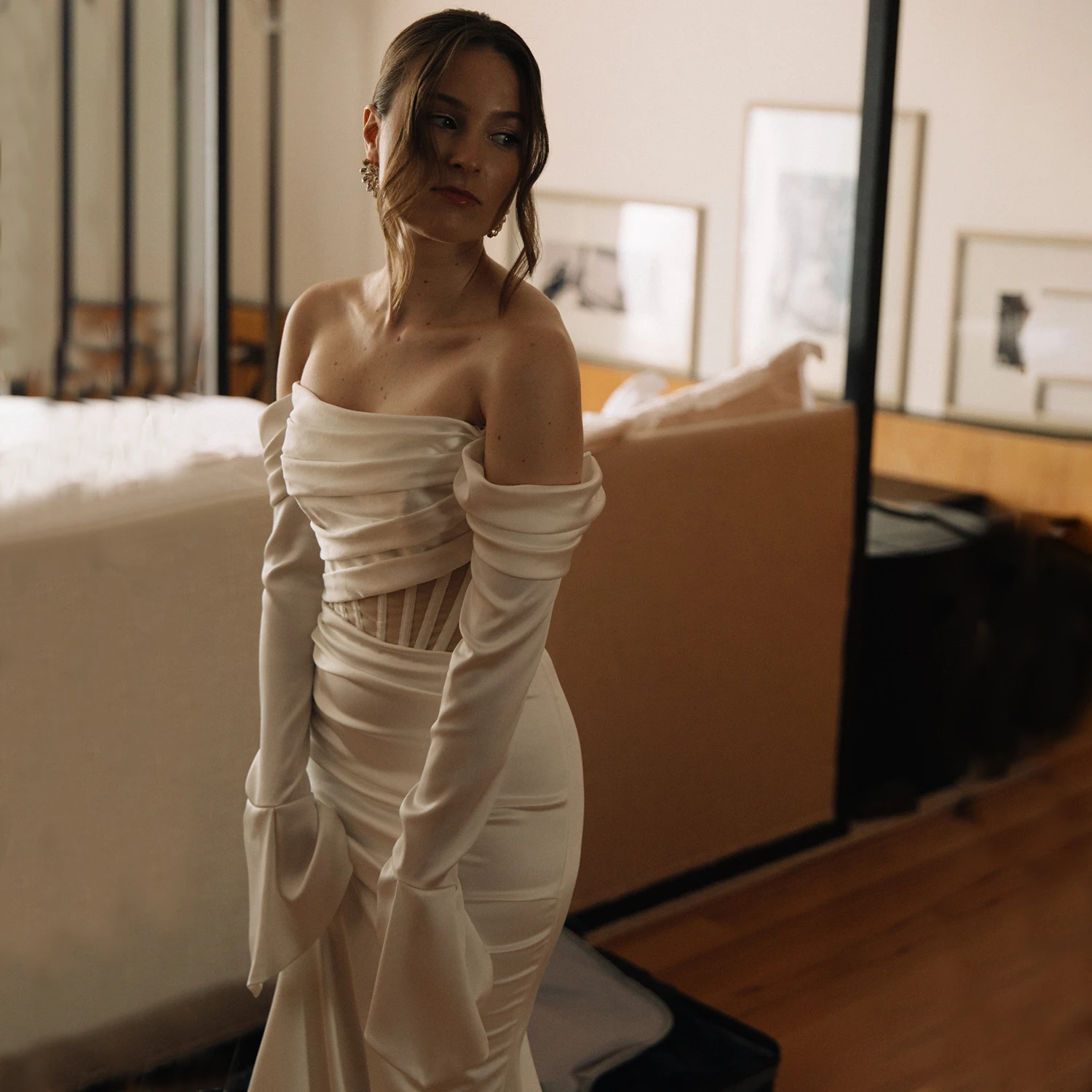 Off Shoulder Glossy Satin Sheath Bridal Gowns Ruched Sheer Bodice Boned Removable Long Sleeves Customized Corset Wedding Dress