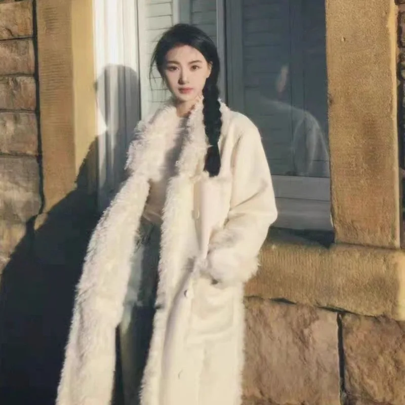 Wear Two Environmentally Friendly Lamb Fur Fur Integrated Coats in Autumn and Winter, and A Long Thickened Plush Suede Coat.