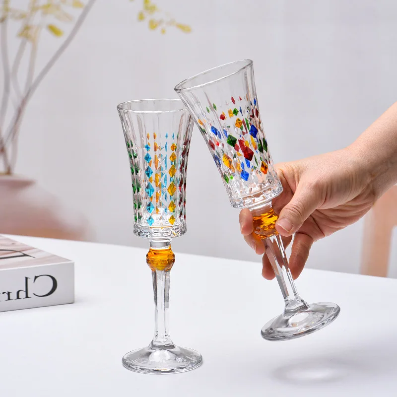 2pcs  Painted Red Wine Glasses European Style Court Colored Crystal Home Gift Wine Set High Stem with Standing Champagne Glasses