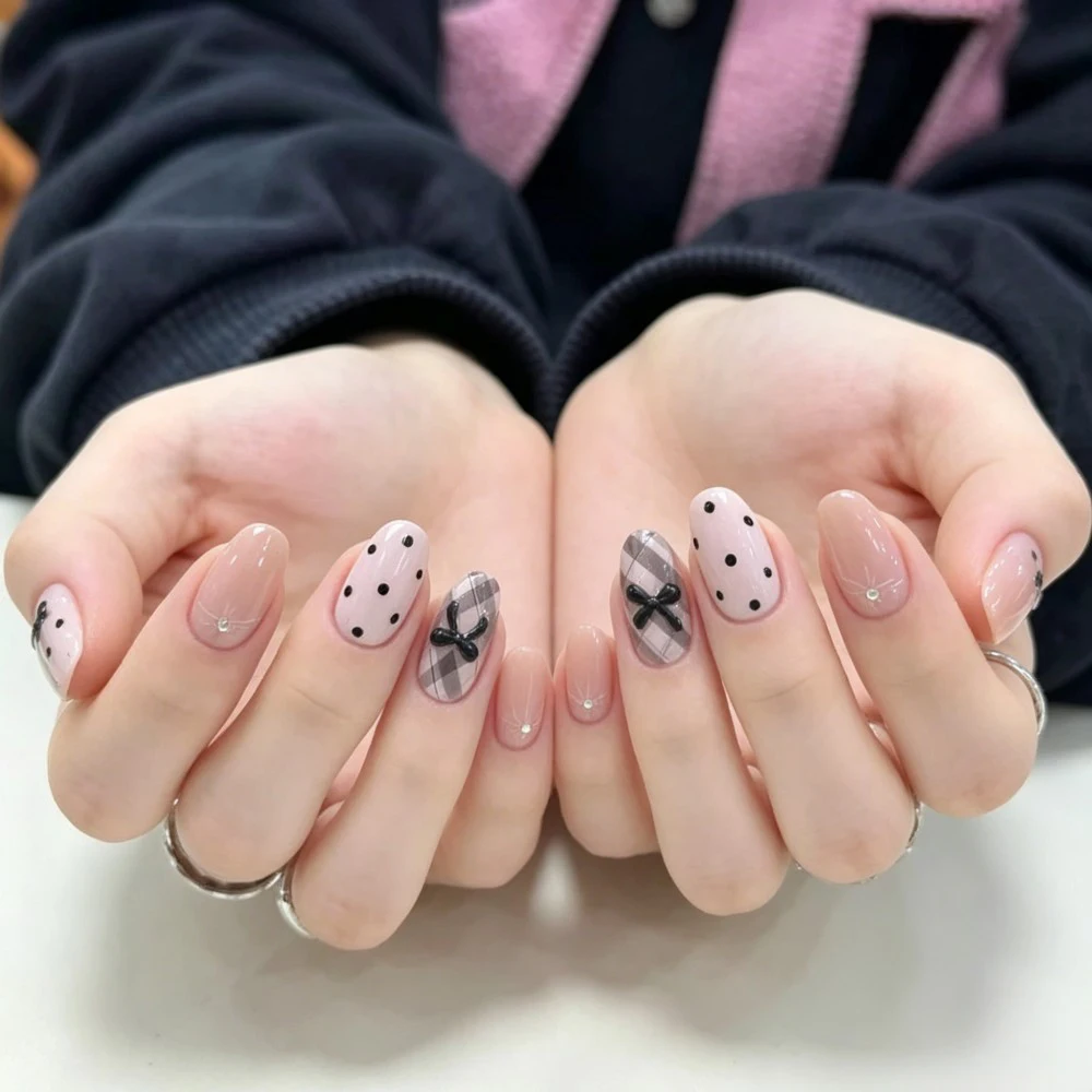 24Pcs French Plaid Bean Paste Pink Powder Butterfly Bowknot Diamond Press On Nails Korean Style Girl Nail Patch Fake Nails view 2