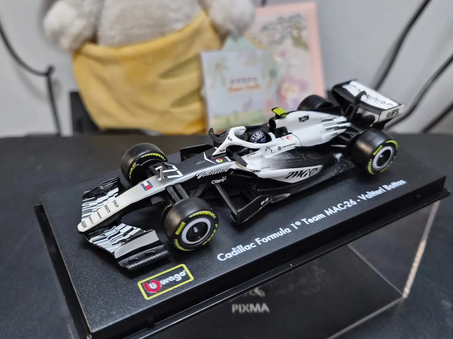 Bburago 1:43 2026 F1 Model With Helmet MAC-26 VCARB03 FW48 RB23 A526 Alloy Diecast Racing Car Miniature Collection Toy