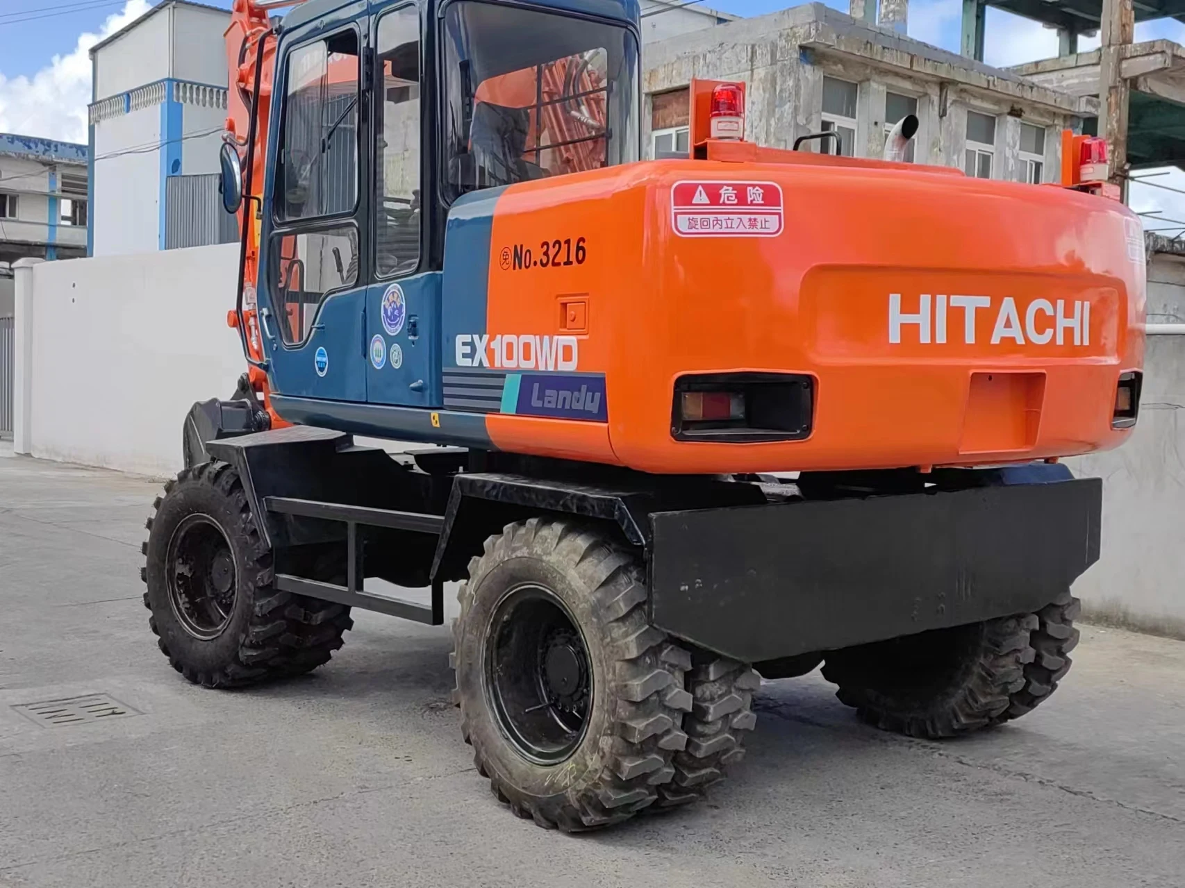 Japan Original Well Sold Cheap Used Hitachi EX100WD Wheel Excavator For Sale