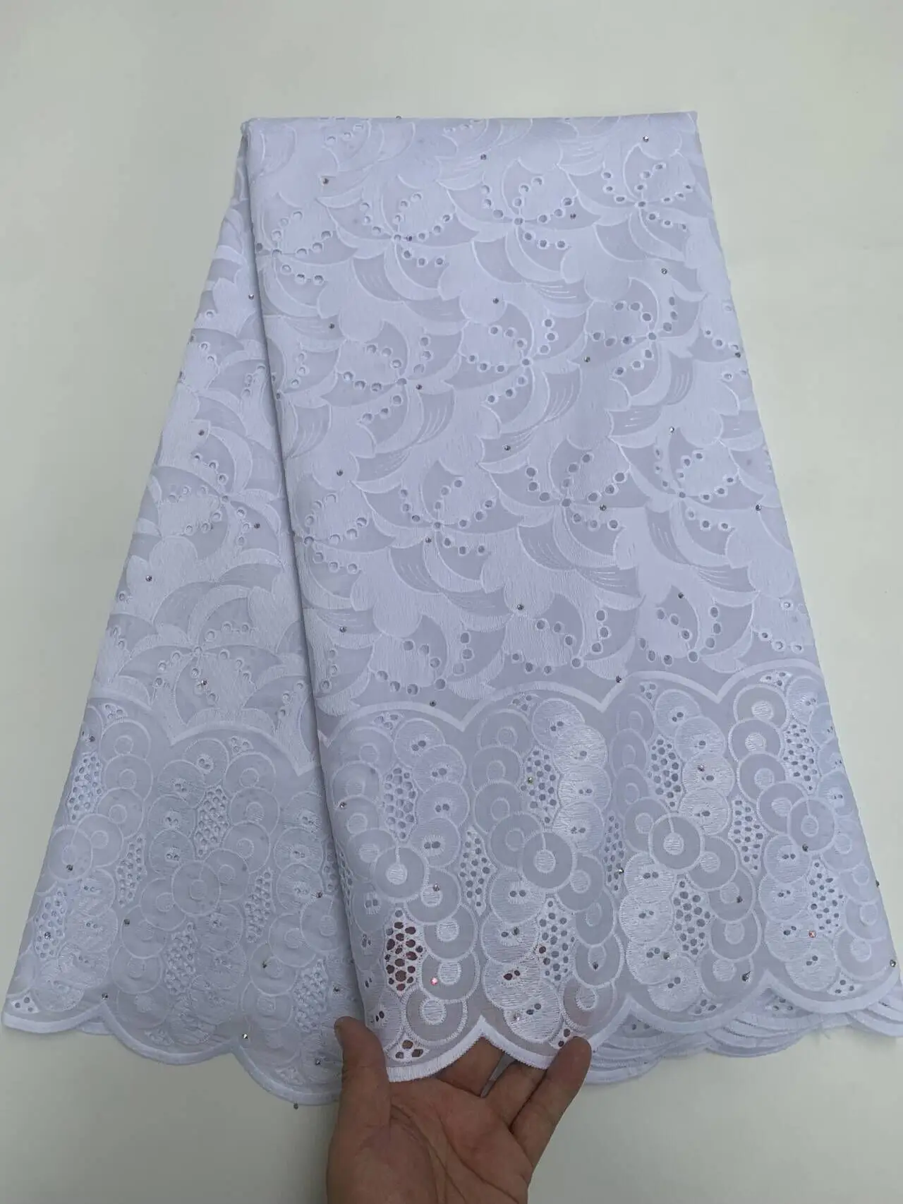 

African Nigerian Lace Fabric Tulle Embroidered Bridal Gown Material Soft Cotton Damask for Wedding Party Dresses 5 Yards 2026
