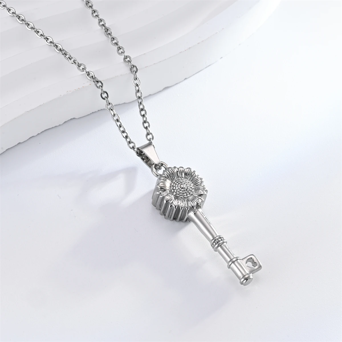 2026 Stainless Steel Key Urn Necklace Sun Flower Urn Pendant Cremation Ashes Keepsake Memorial Jewelry For Women Dropshipping