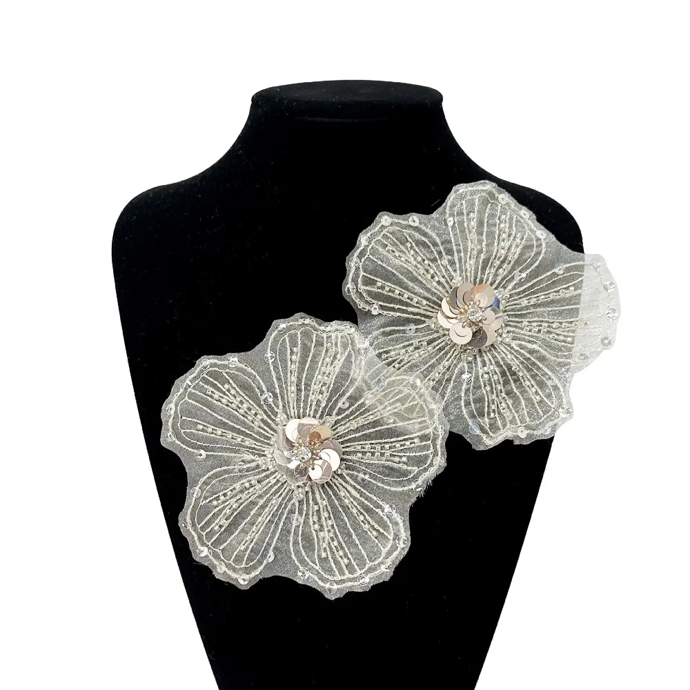 Nuovi accessori di abbigliamento abito con colletto tempestato di fiori sul petto accessori per spilla in tessuto di pizzo ricamato decorativo fai da te