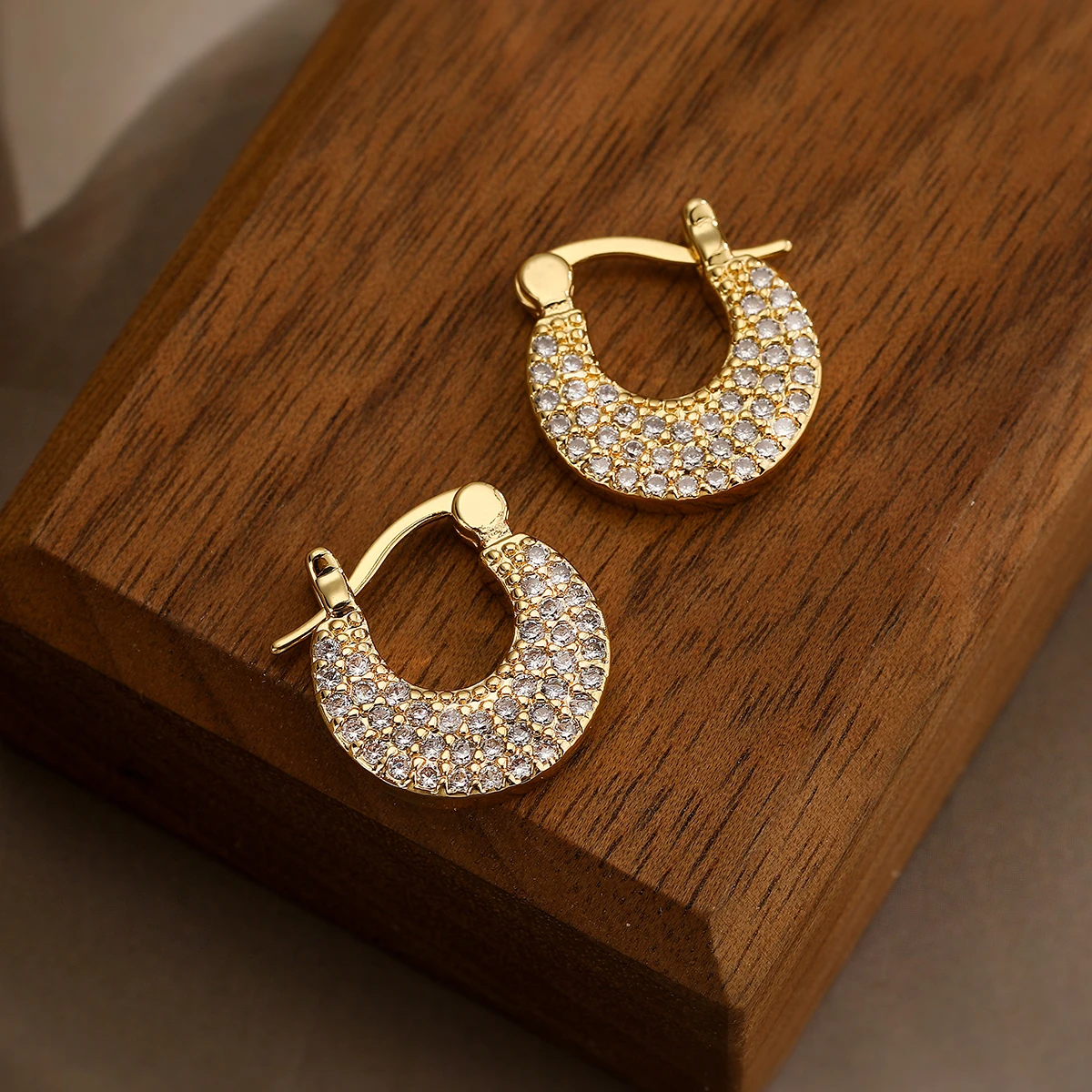 Light Luxury Cubic Zirconia Shell Shaped Earrings For Womon,Vintage OL Hoop Earrings Party Dating Wedding Female Jewelry