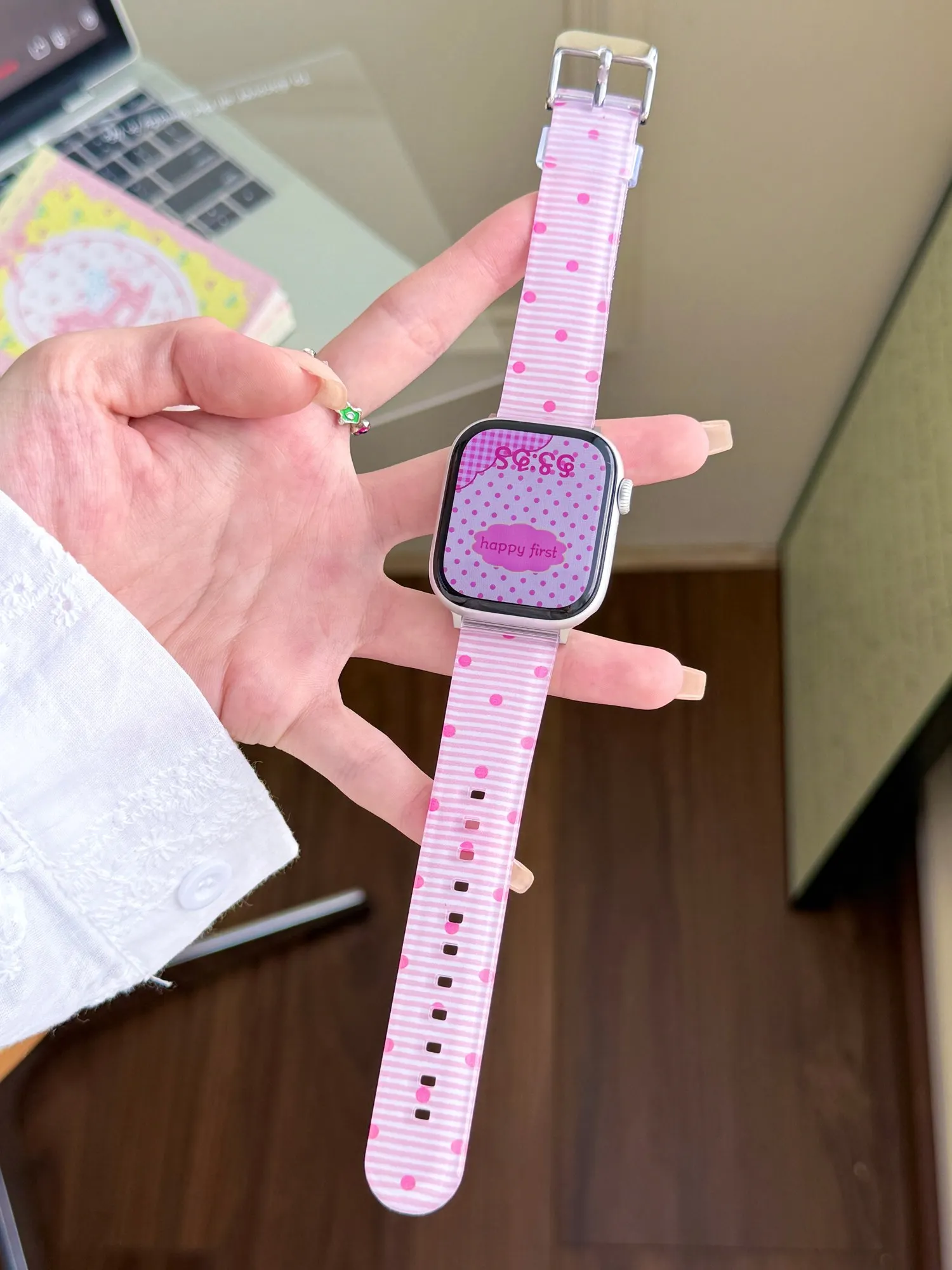 Popular Striped dot silicone strap For Apple Watch band women Strap Series 11/10/9/8/7/6/5/4 40mm 41mm 42mm 44mm 45mm 46mm strap