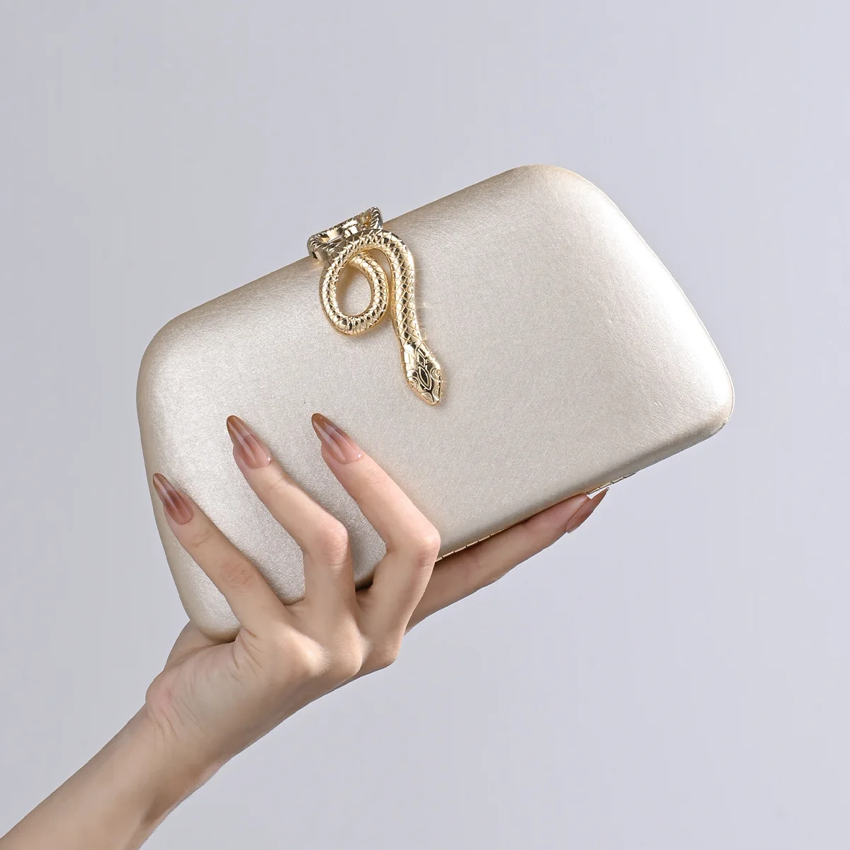

Вечерние сумки со змеиным ведром 2022, роскошные однотонные сумки через плечо с цепочкой, вечерние свадебные клатчи, женские элегантные сумки для ужина