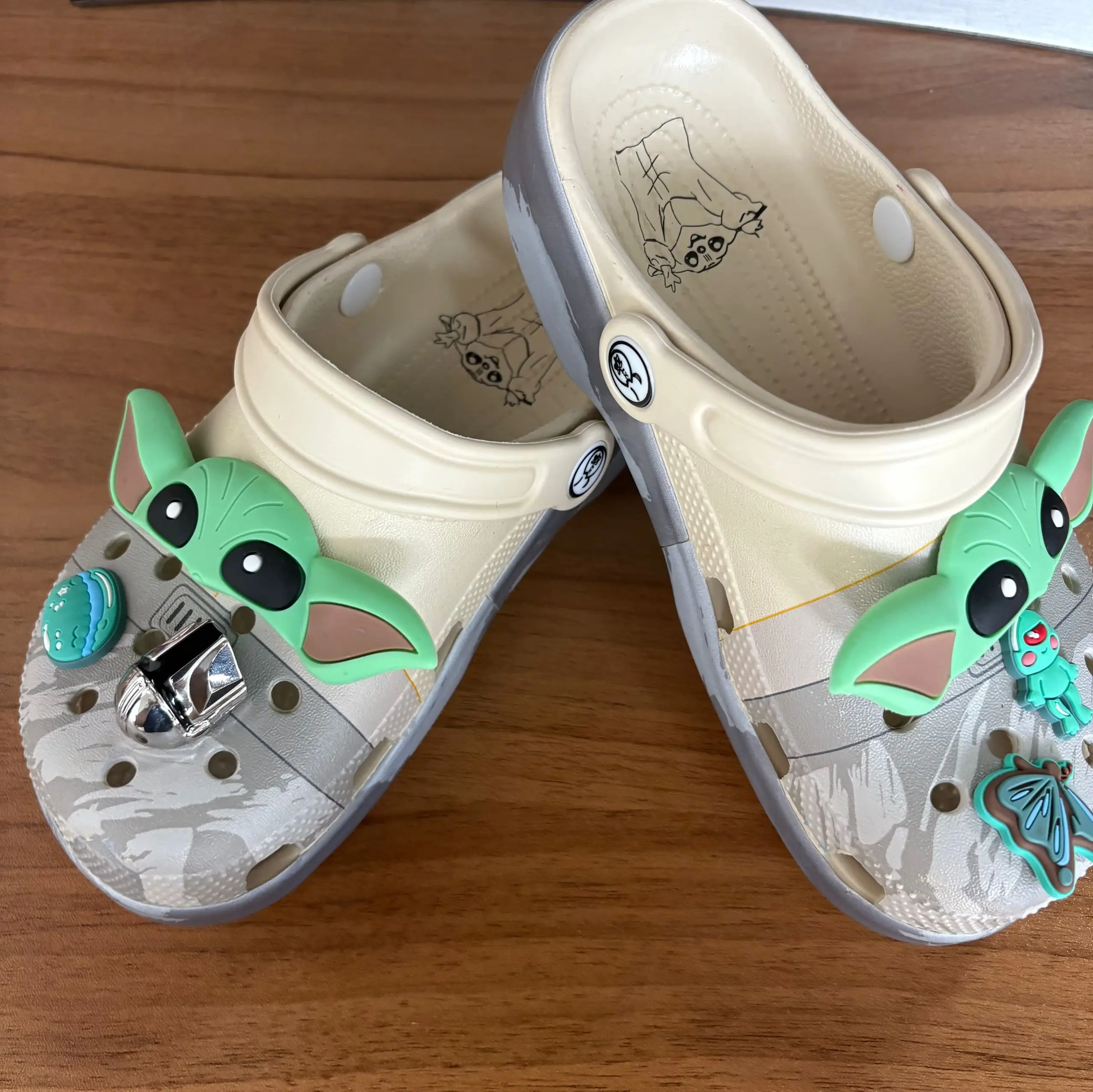 

In Stock Miniso Yoda Baby Anime Breathable Shoes Hole Slippers Sandals Kawaii Eva Home Beach Shoes Summer Slippers Kids Gift