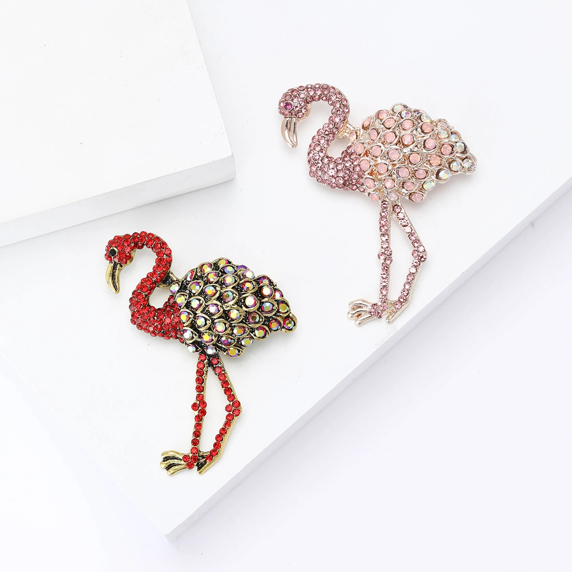 Beaut&Berry Rhinestone Flamingo Brooches for Women Unisex Animal Pins Casual Party Accessories New Gifts Friends Decoration