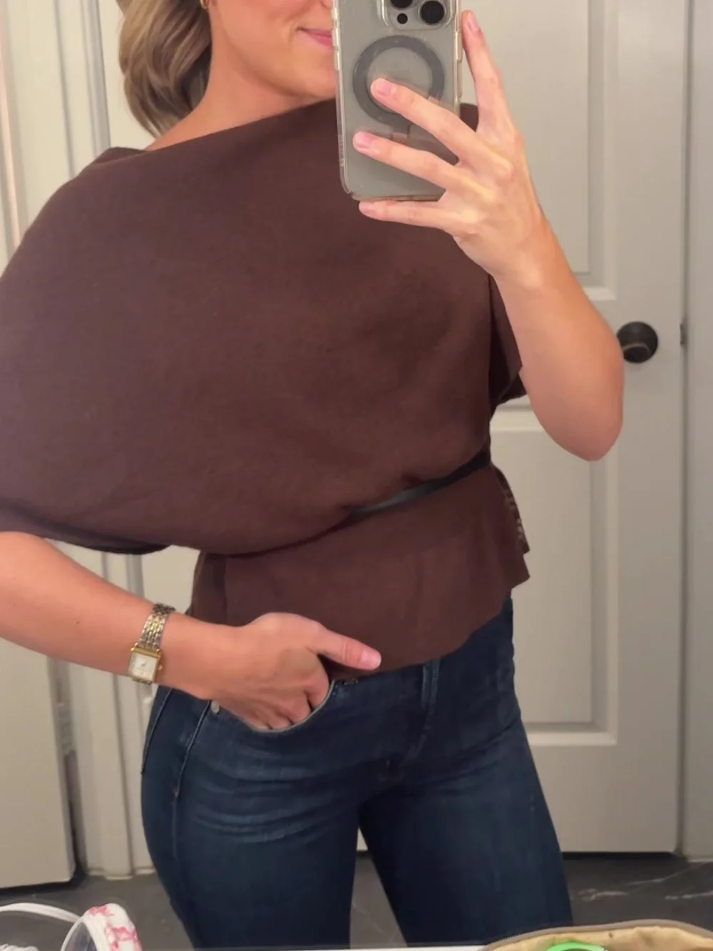 

Винтажные шикарные коричневые вязаные топы с круглым вырезом и коротким рукавом с поясом, свободные топы, женские модные осенние повседневные офисные женские топы 2023 г.