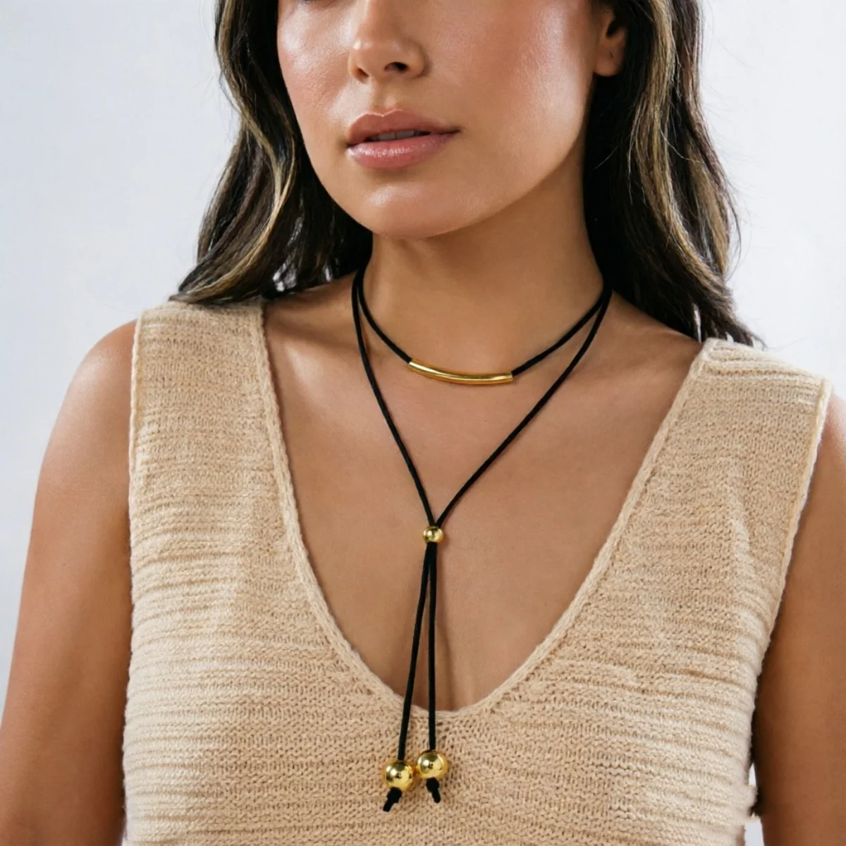 Vintage Minimalistische Gebogene Mehrschichtige Halskette für Damen und Herren, Schwarzes Lederband, Y-förmige Goldfarbene Perlen, Quasten-Choker-Schmuck – Detail 16