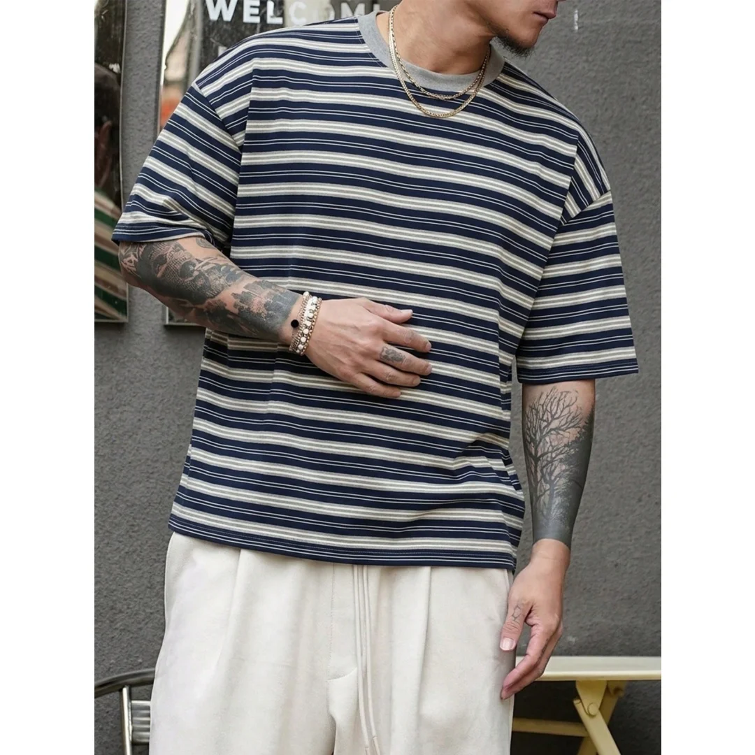 Gestreiftes Colorblock-Freizeit-T-Shirt für Herren, vielseitig für den täglichen Gebrauch, Kurzarm, Sommer, Retro, lässig, Streetwear, modische Oberteile für den Alltag. – Detail 3