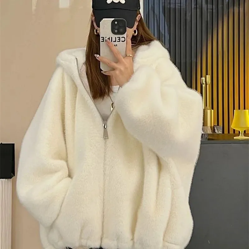 High Quality Cropped Faux Raccoon Fur Coat Women Winter Fashion Hooded Jacket Long Sleeve Fluffy Short Faux Fur Jacket Top