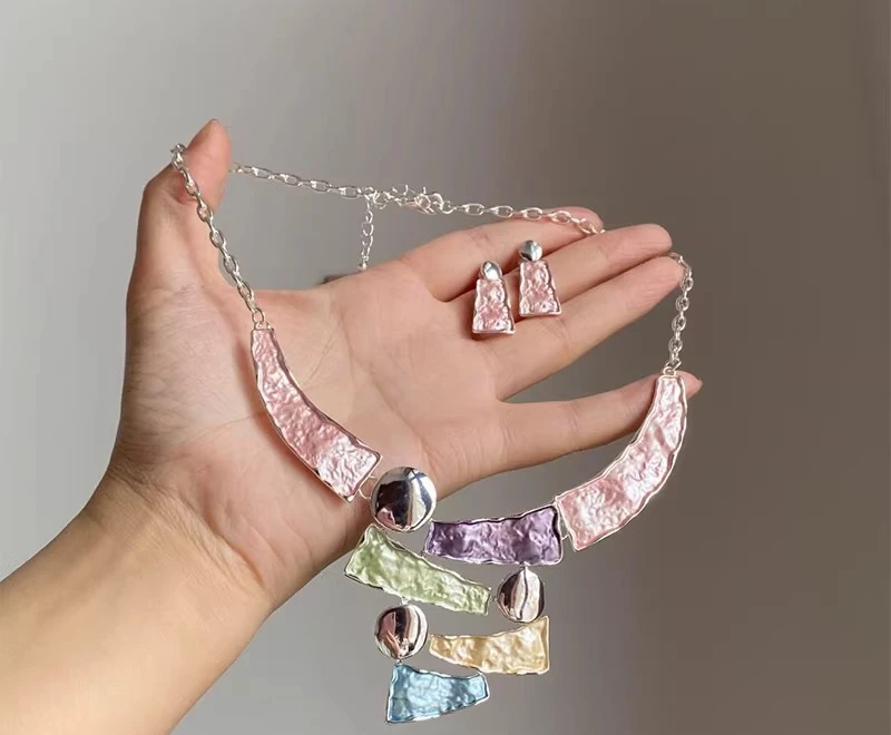

Geometric line necklace dopamine small fresh exaggerated drip collarbone chain