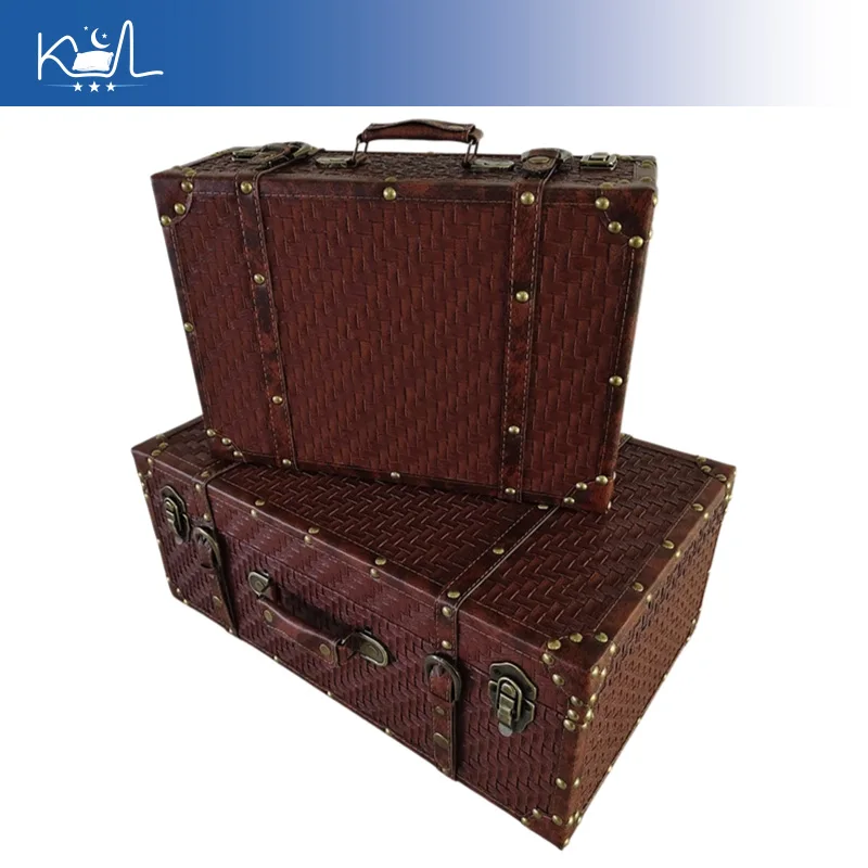 

Vintage Woven Wicker Storage Trunk, Retro Rattan Suitcase Box for Home Decor, Photography Prop Window Display Organizer