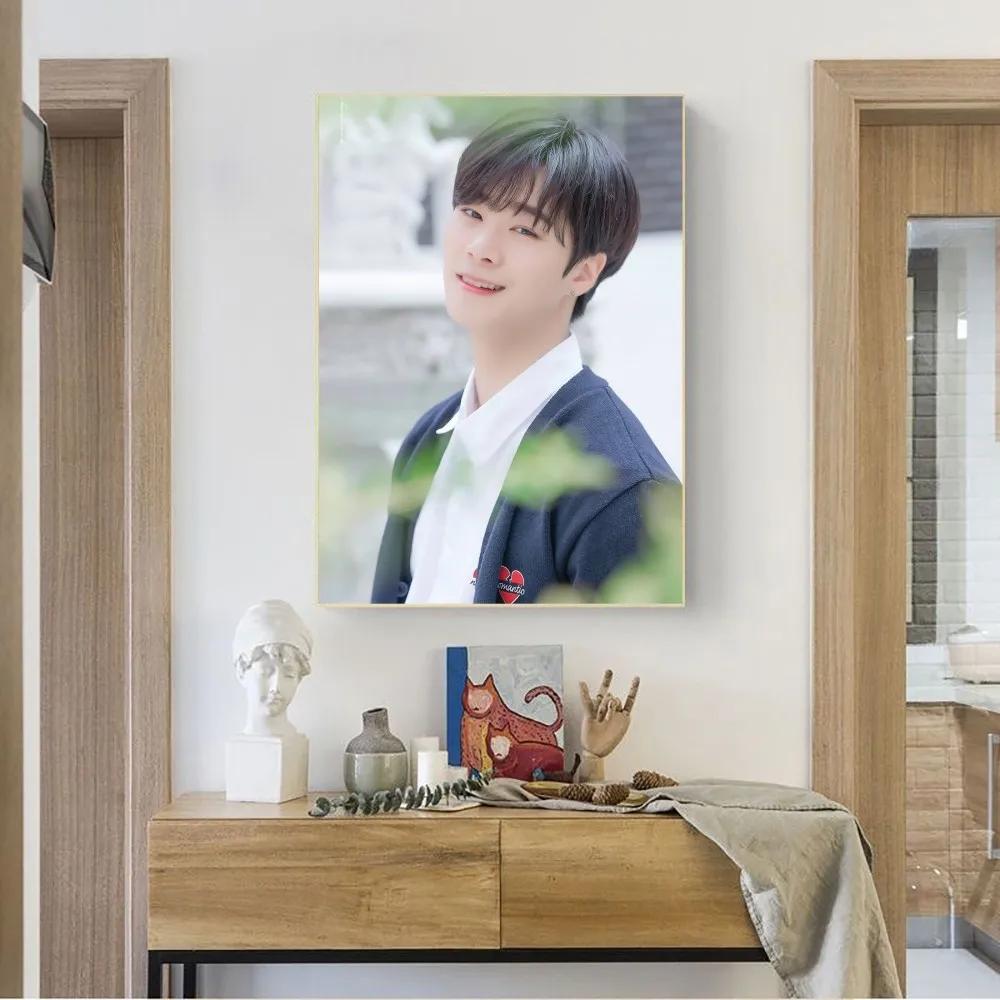 Coreano Star ASTRO Moon Bin Poster No incorniciato Poster Kraft Club Bar Paper Vintage Poster Wall Art Painting Bedroom Study Stickers