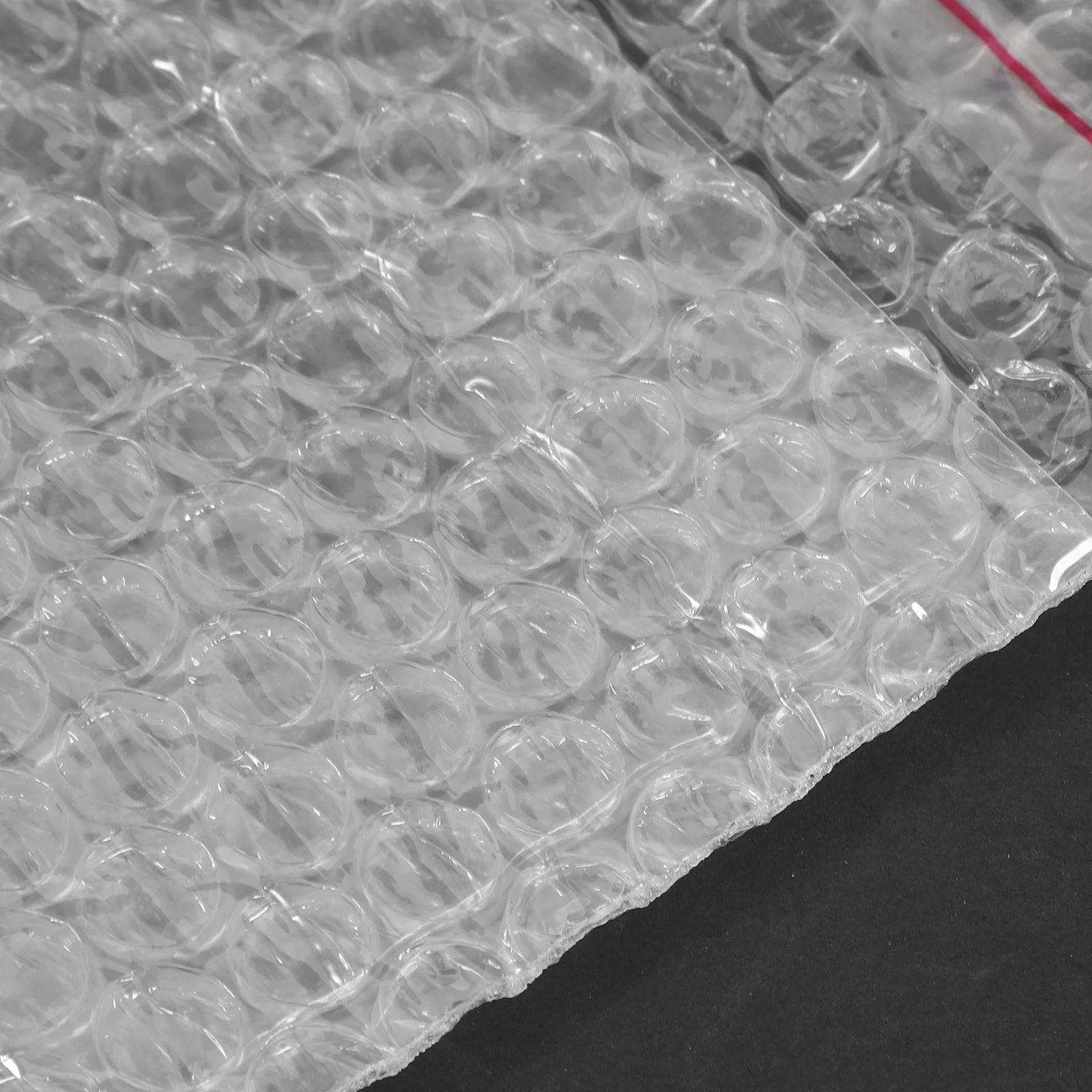 Shockproof Double Layer PE Material Self Adhesive Closure Moving Packaging Plastic Packing Cushioning for Dishes