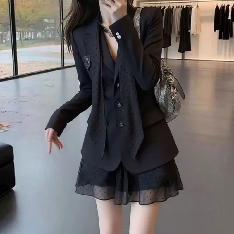 

The 2026 New Korean-style Suit Dress Is Fashionable Stylish Bestseller for Petite People Covering Up Their Flaws Being Exquisite