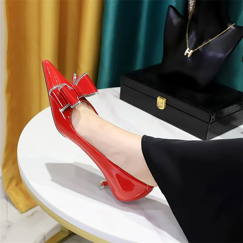 

New Fashion Street Style Patent Leather Rhinestone Butterfly-knot Pumps Pointed Toe Woman Elegant Thin Middle Heel Shoes