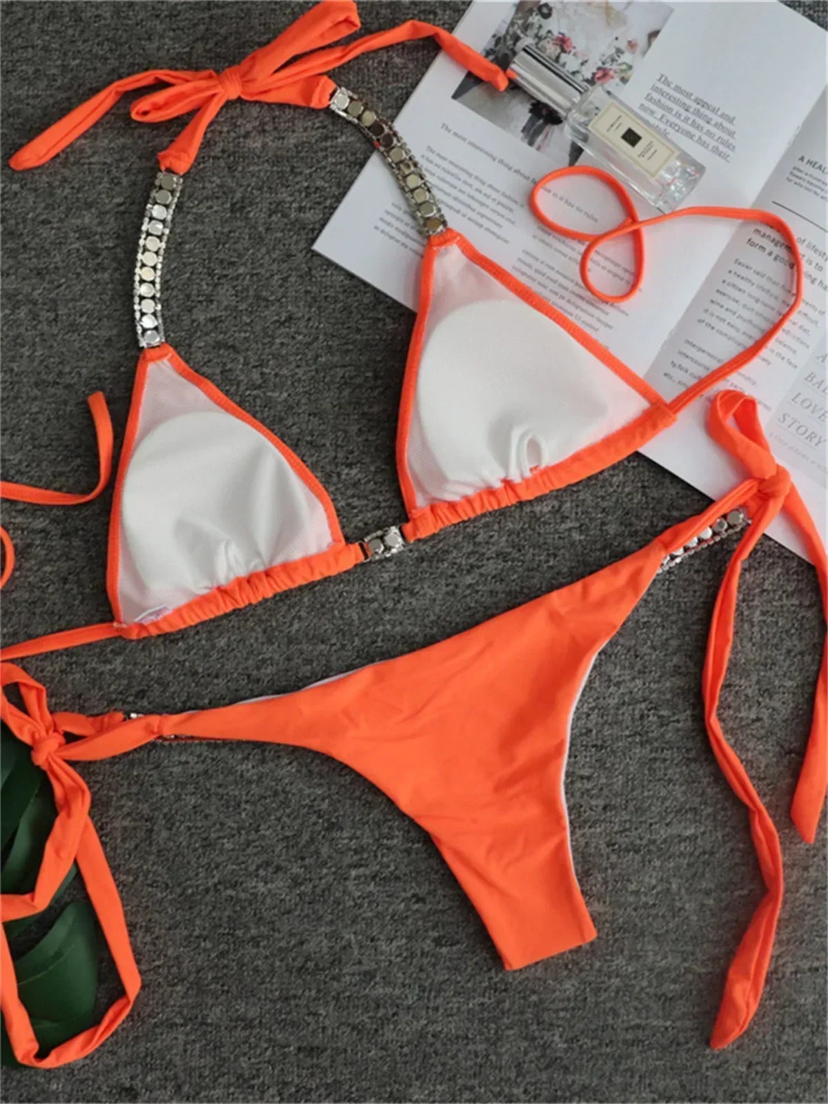 Luxo strass bikini feminino 2025 sexy laranja amarelo cristal diamante push up tanga maiô praia tanga banho