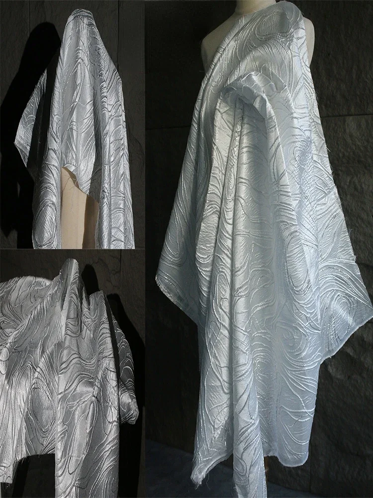 

Серебристая блестящая водная волна в полоску жаккардовая ткань Куртка Одежда Дизайнерская ткань Diy Шитье на метр Полиэстер Материал