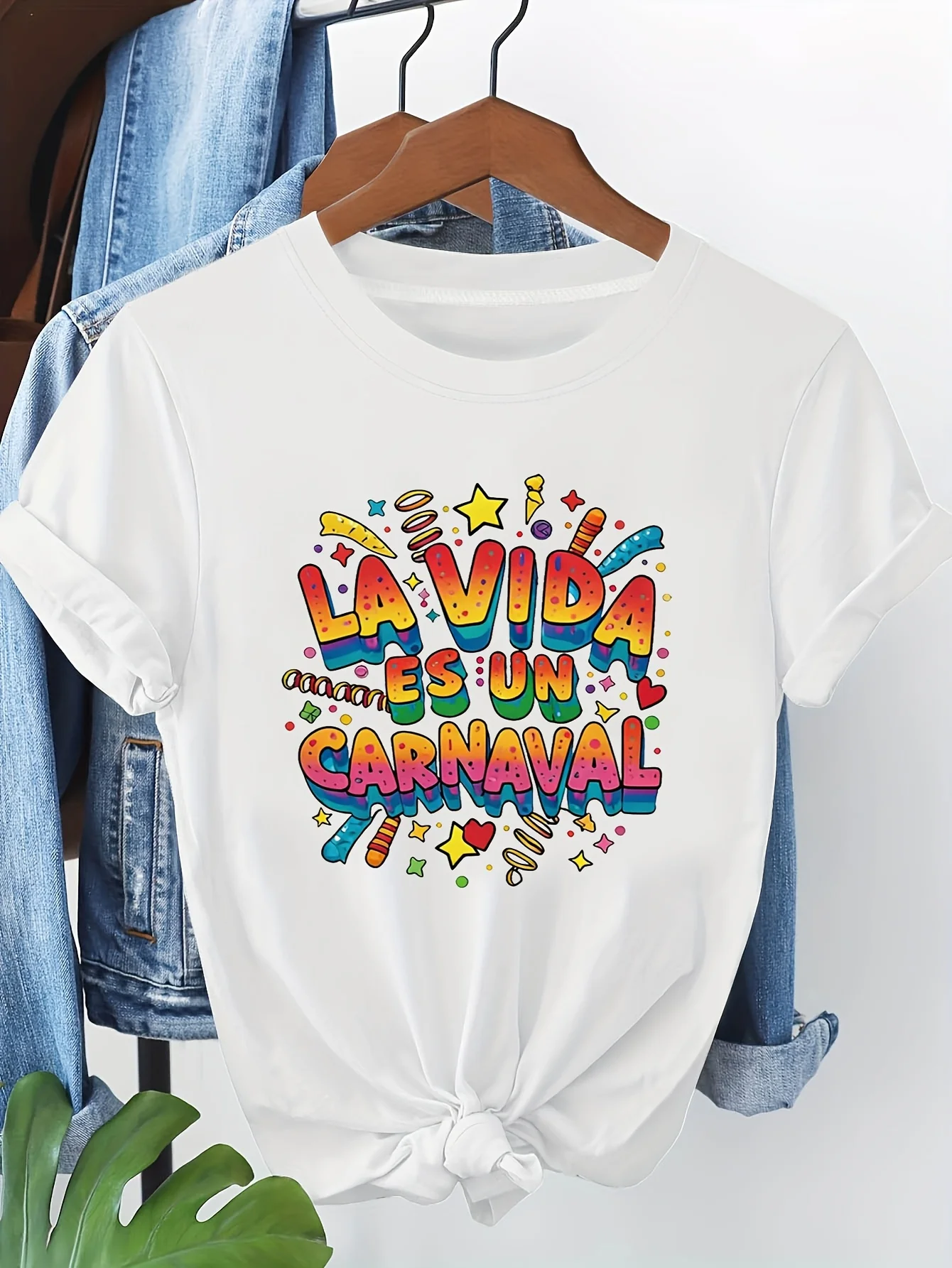 Women Spanish Phrase T Shirt La Vida Es Un Carnaval Life Is a Carnival Star Heart Lettering Short Sleeve Round Neck White