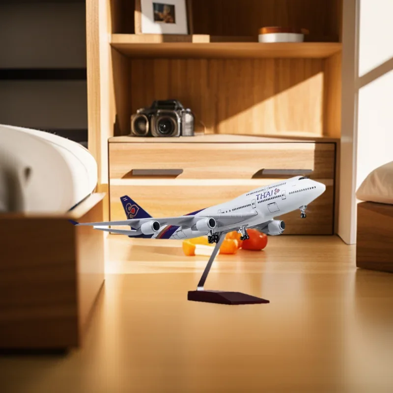 

Plane Toy Model Airplane for Thai Airways B747 Die-cast Resin Aircraft 47CM Children Kids Aircraft with Lights and Wheels