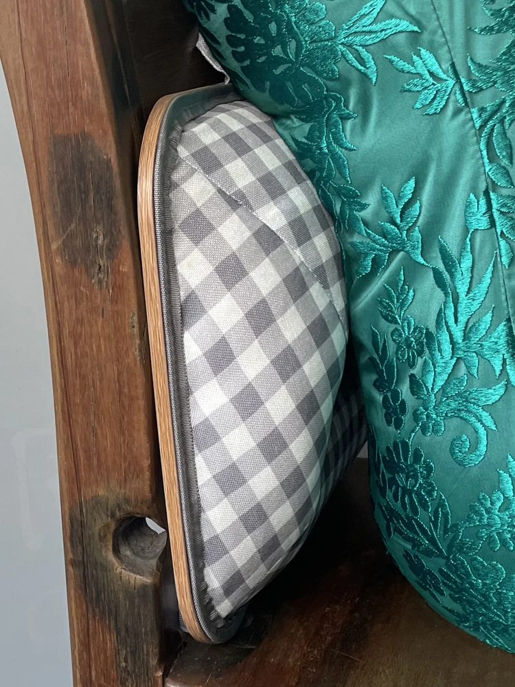 MUMUCC Lazy Laptop Table with Cushions and Slots, Multifunctional Mini Pillow Table, Portable Room Desk, Office Lumbar Support
