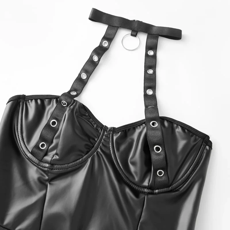 Женский комплект нижнего белья с вырезом, металлическое кольцо, цепочка с лямкой на шее, мини-кожаное платье Babydoll со стрингами, комплект из 2 предметов