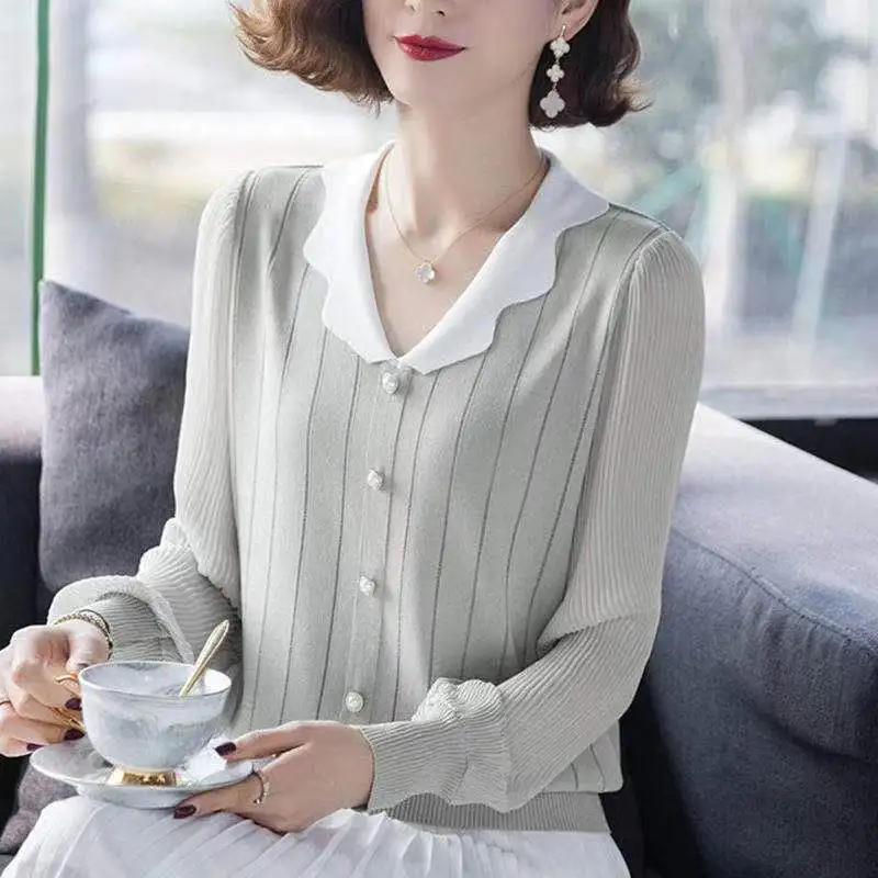 

Thin Grace Viscose Filament Striped Long Sleeve Fairycore Style V-Neck Lantern Sleeve Pleats Blouse Large Pearl Button Women