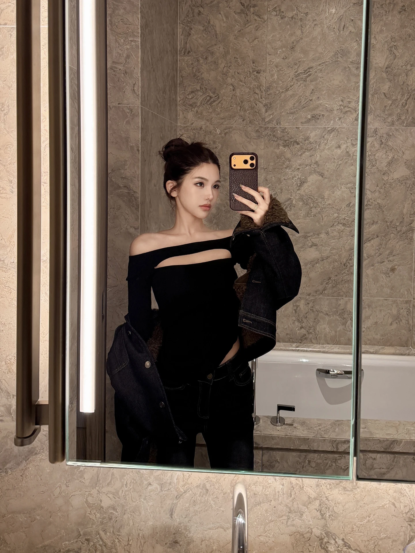 

Pirui Rui Gentle One-oulder Hollow Knitted Sweater Women Autumn Winter Inner Wear Long Sve Top Sexy Loose Polyester Fiber