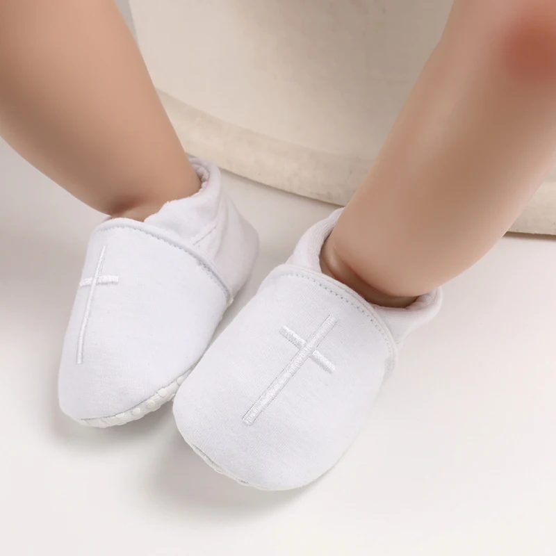 Weiße Tauf-Babyschuhe für Jungen und Mädchen, weichsohlige Baptismusschuhe, Sneakers für Neugeborene, Tauf-Lauflernschuhe – Detail 14