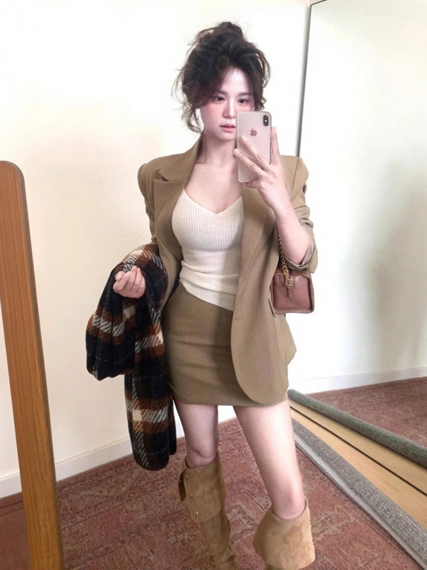 Early Autumn Fashion High-Quality Women's Suiting Set Kaki Color Short Skirt And Jacket Outfit Elegant And Sexy Trendy Workwear
