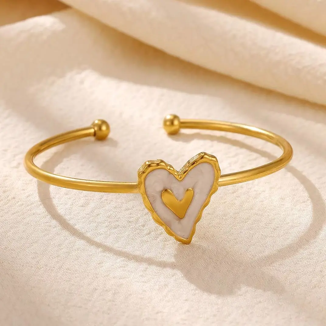 Neue Trendige Herz-Armreifen mit Tropfen-Öl-Design für Damen Hochwertige Offene Armbänder aus Edelstahl Valentinstag Schmuckgeschenke