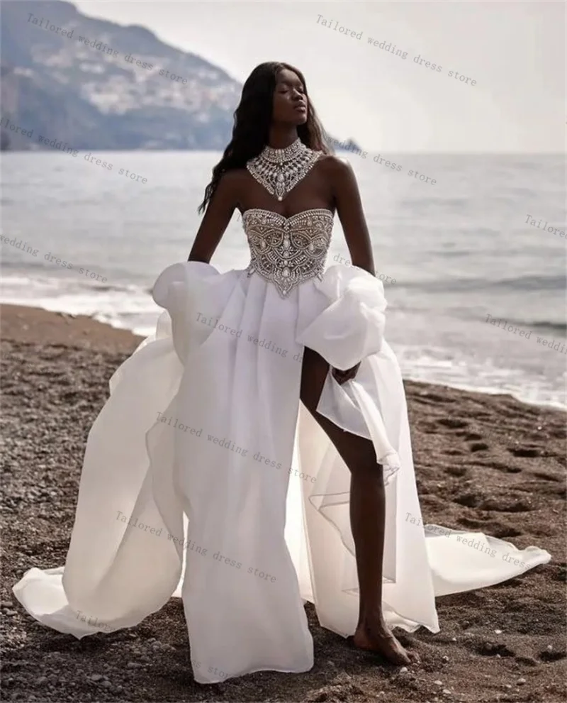 

Crystals A Line Women Wedding Dresses With Necklace Sexy Strapless Sleeveless Bridal Gown Church Customized Lace Up Back Robe