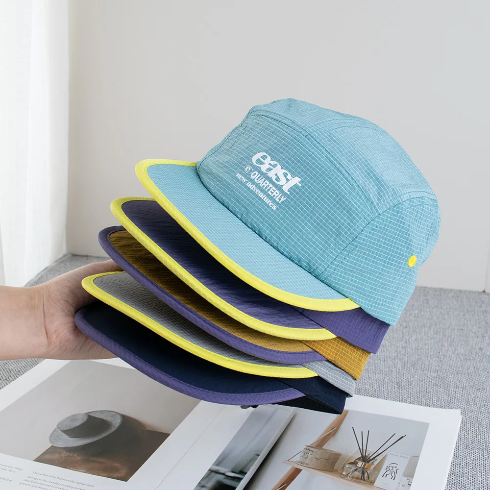 Color blocked flat edged baseball cap for men and women, lightweight, breathable, quick drying, spring and summer sun protection