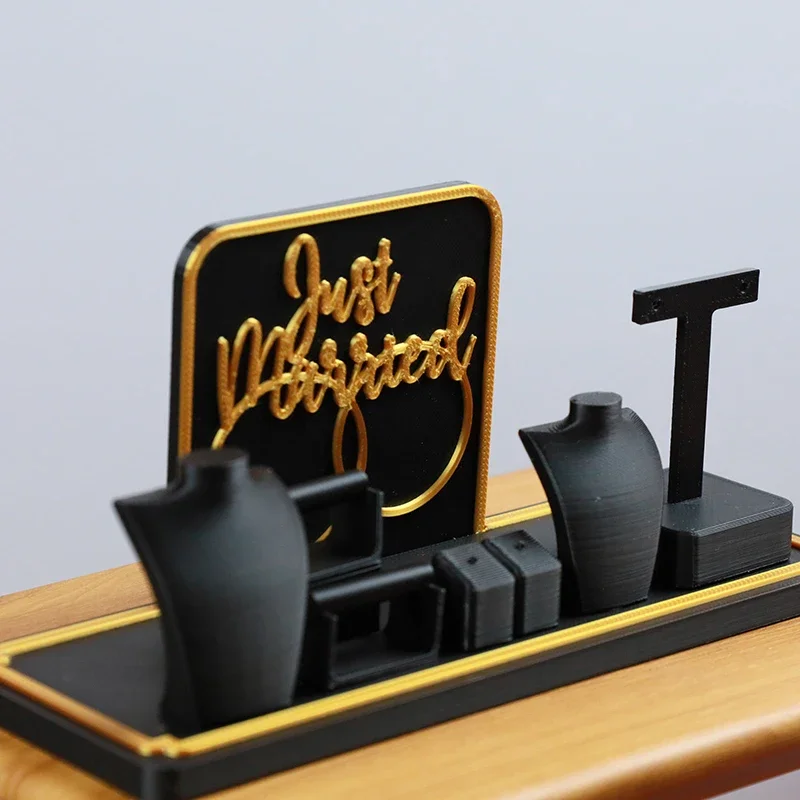 Caja para presentación de joyería de estilo occidental en miniatura para casa de muñecas, collar de simulación, modelo de juguete, Mini decoración, accesorios para casa de muñecas, 1/12