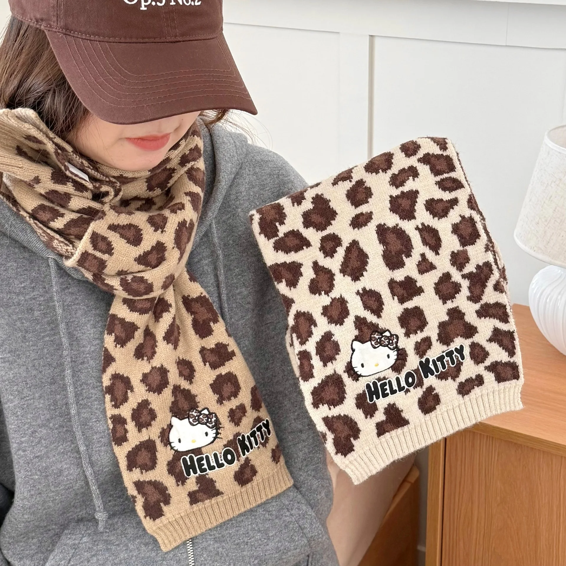 

Sanrio Hello Kitty вязаный шарф с леопардовым принтом, милый и универсальный шарф, модные украшения, аксессуары