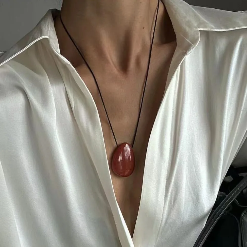 

Minimalist Stone Stone Pendant Necklace Adjustable Black Rope Sweater Chain Ins Fashion Necklaces