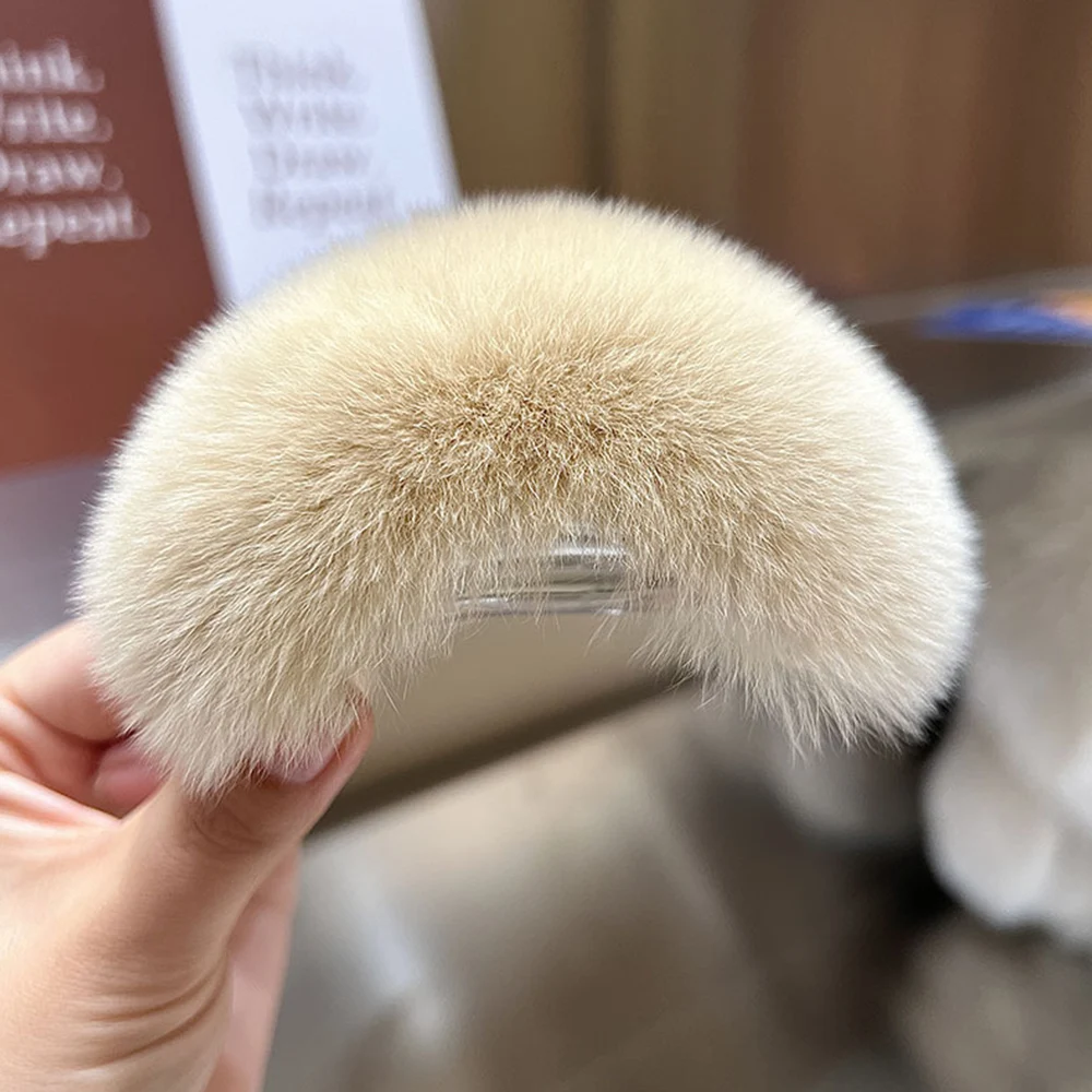 Winter Faux Fur Hair Clips Elegant Acrylic Twisted Hairpins Plush Hair Clip Barrette Headwear for Women Girls Hair Accessories