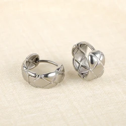 One stainless steel earring with a new fashion,retro and hip-hop style