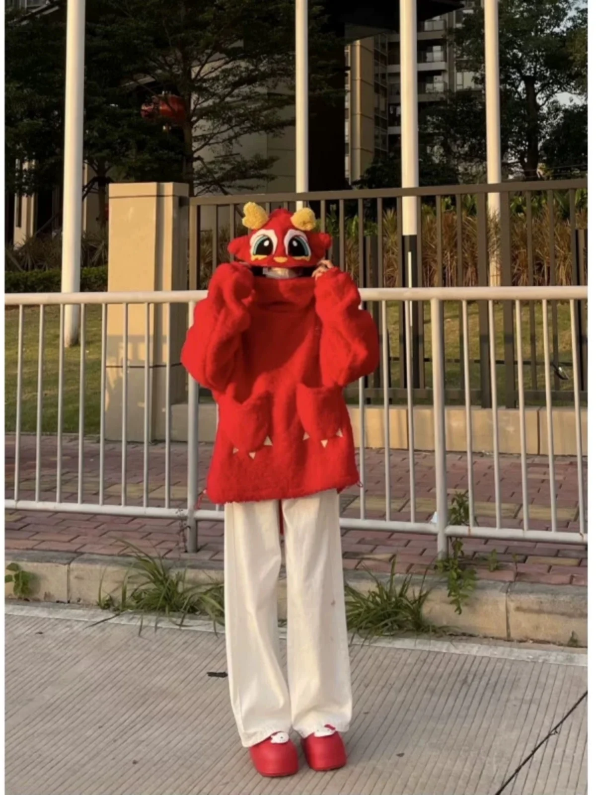 

Red Hoodie Men's Thiened Fce Winter Sweatirt Chinese New Year Celebration Couple Matching Lamb Velvet Jaet