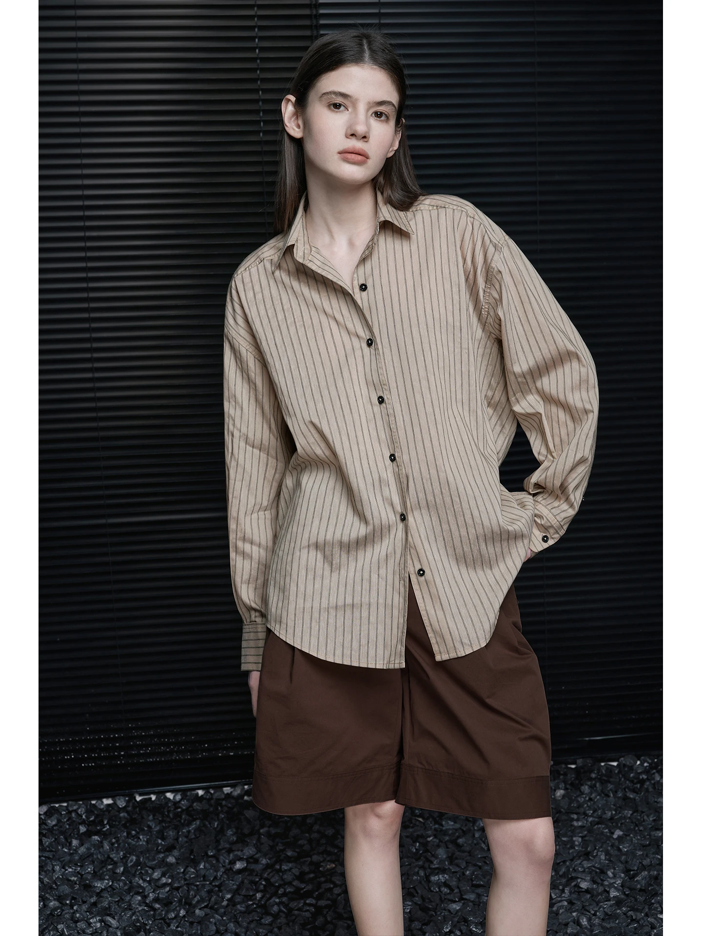 

Женская рубашка-куртка из чистого хлопка в полоску, свободного кроя, в стиле lazy style, простая и модная, весна 2026, уличный стиль, с длинным рукавом, на пуговицах